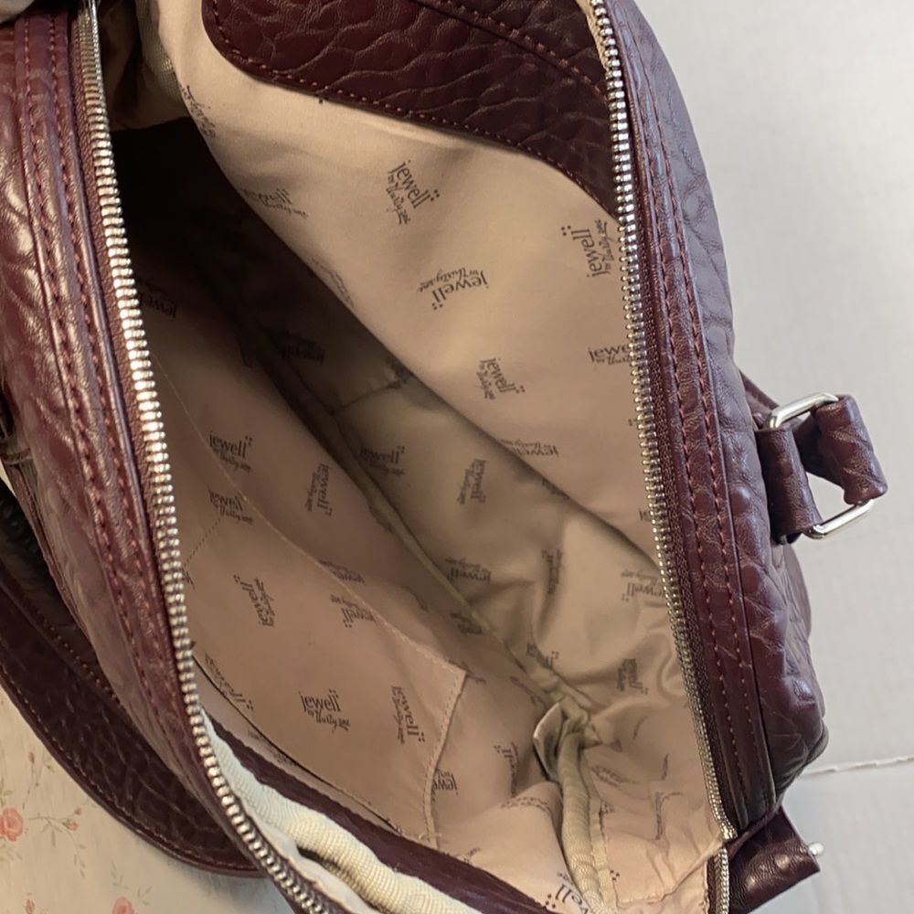 Jewel by Thirtyone Pebbled chocolate Handbag - Picture 8 of 9